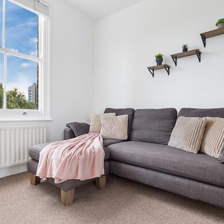 Luxury 4 Bedroom Flat With Stunning Shard View From Terrace In Central London! Next To Station, Sleeps 9 Extérieur photo