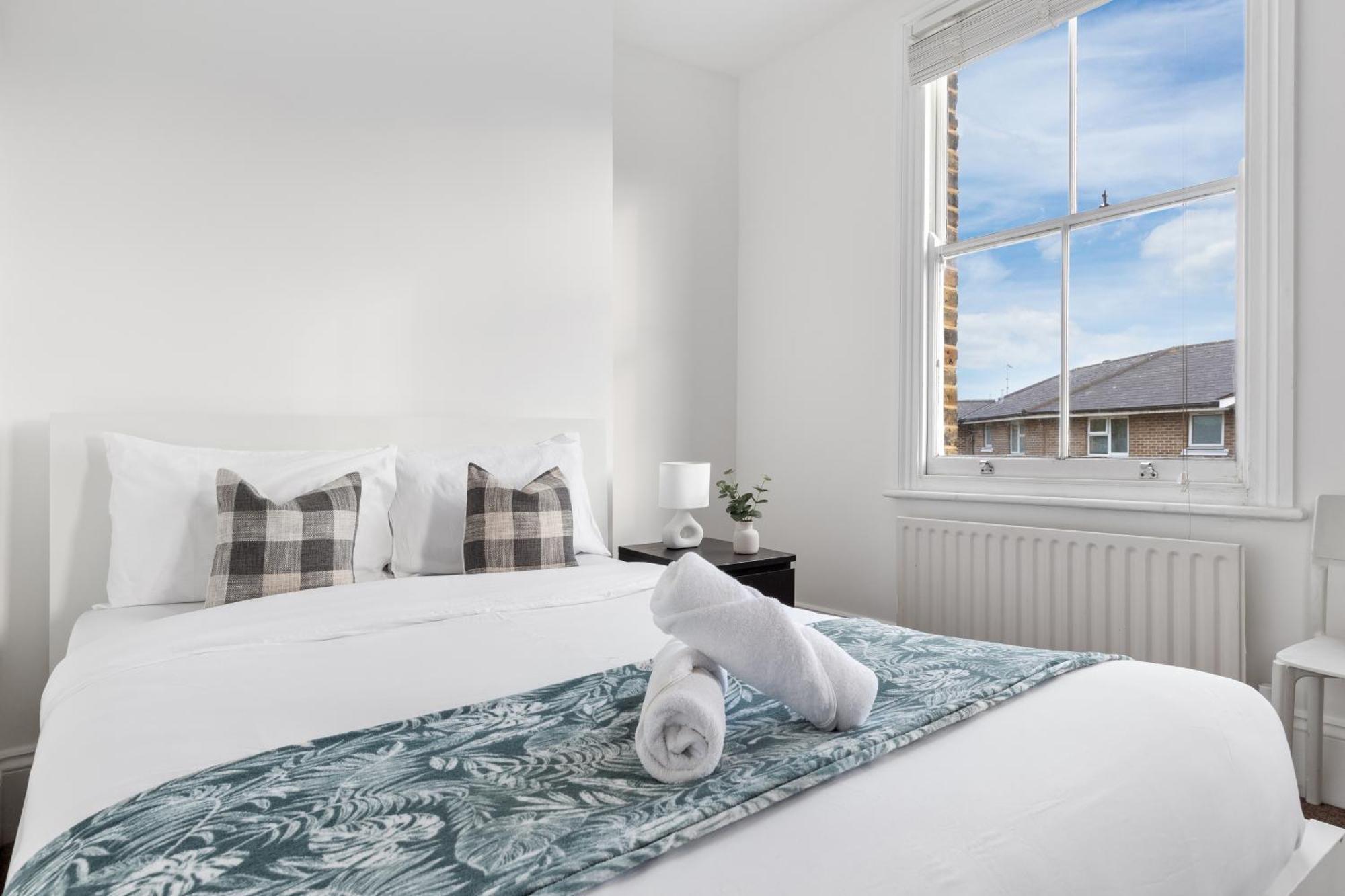 Luxury 4 Bedroom Flat With Stunning Shard View From Terrace In Central London! Next To Station, Sleeps 9 Extérieur photo