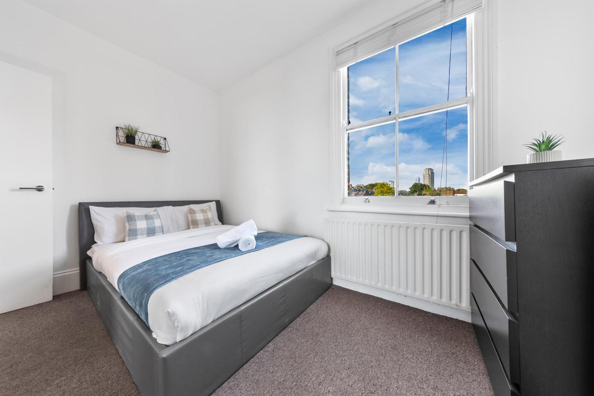 Luxury 4 Bedroom Flat With Stunning Shard View From Terrace In Central London! Next To Station, Sleeps 9 Extérieur photo
