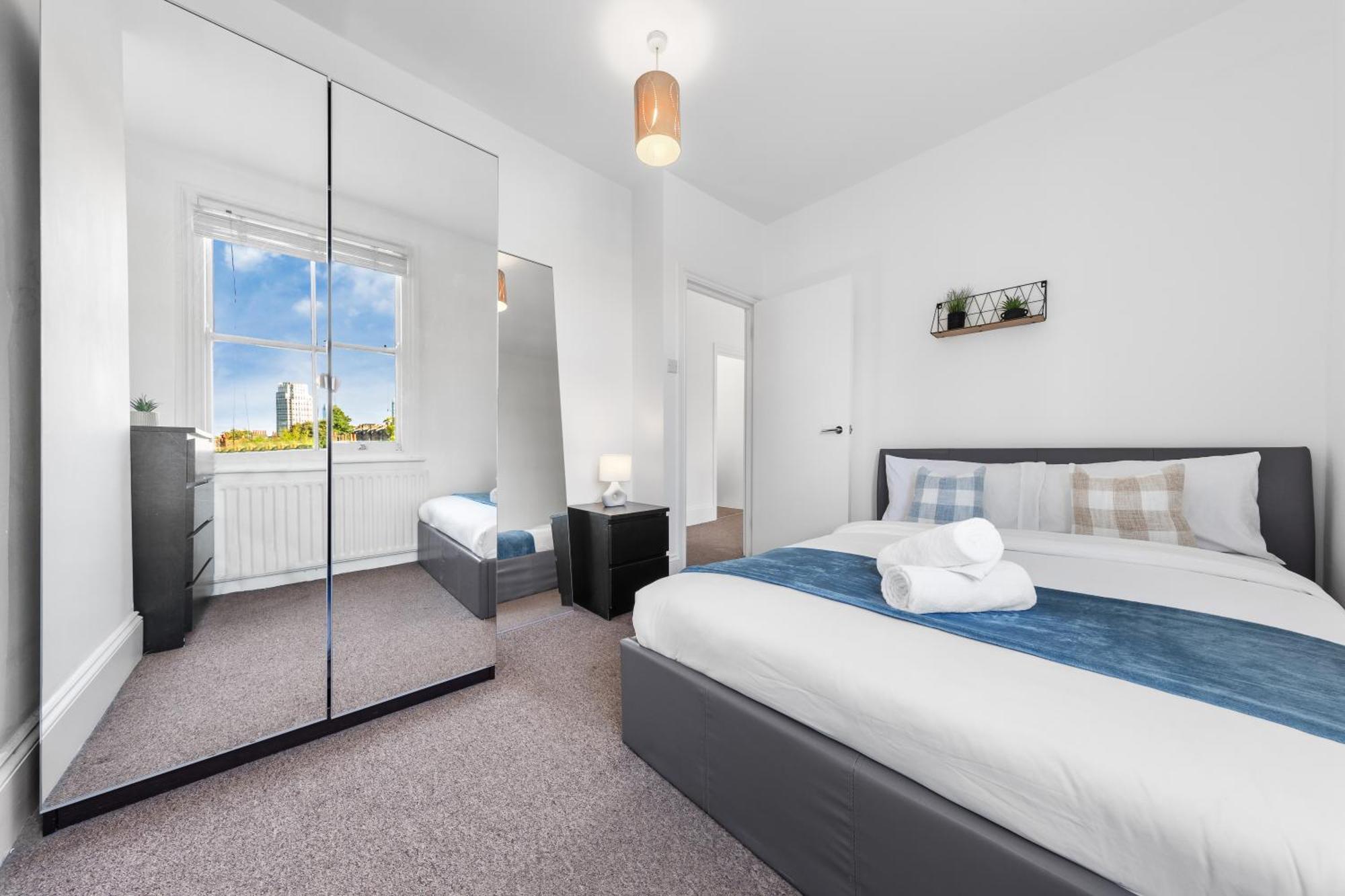 Luxury 4 Bedroom Flat With Stunning Shard View From Terrace In Central London! Next To Station, Sleeps 9 Extérieur photo