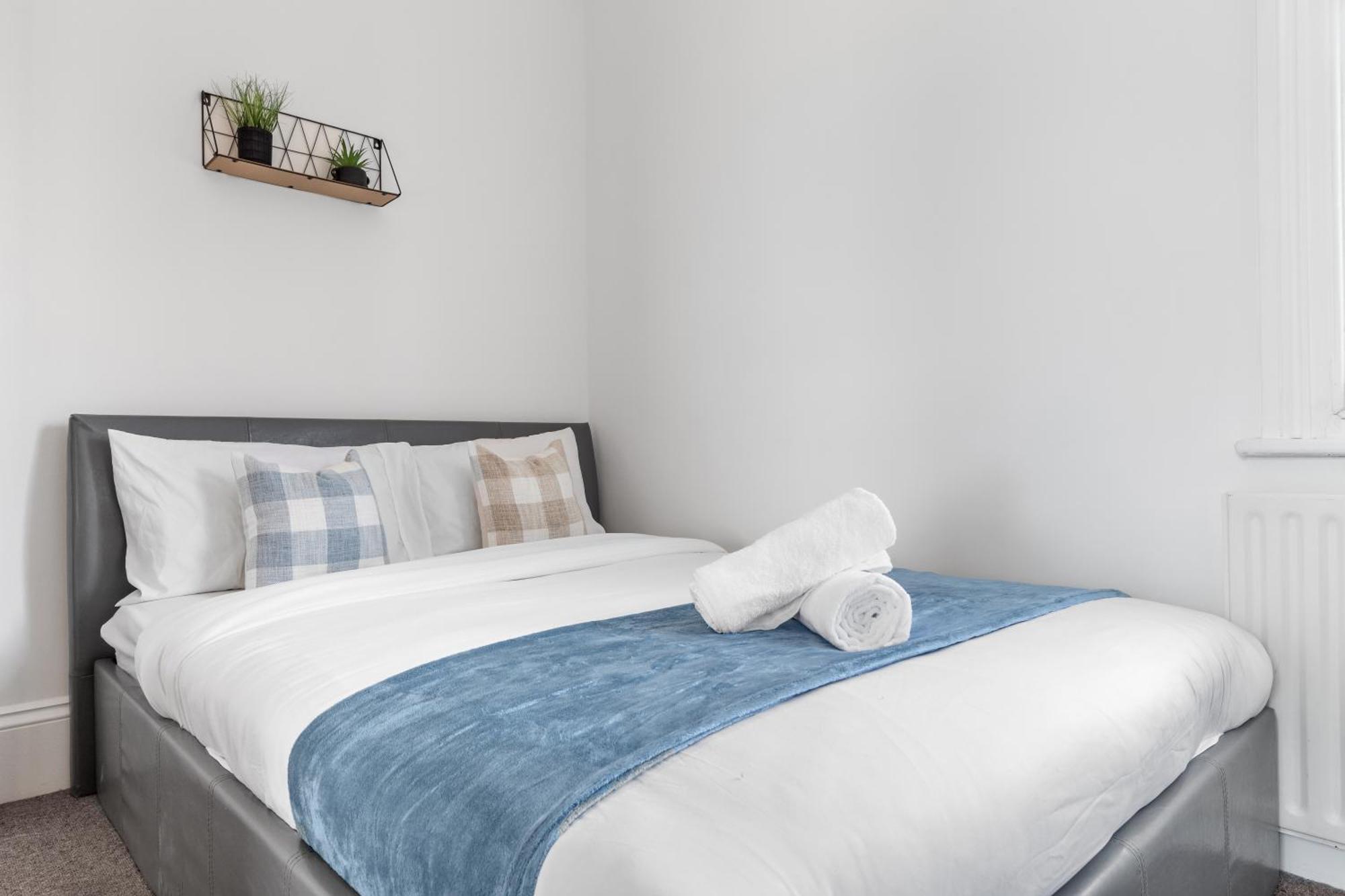 Luxury 4 Bedroom Flat With Stunning Shard View From Terrace In Central London! Next To Station, Sleeps 9 Extérieur photo