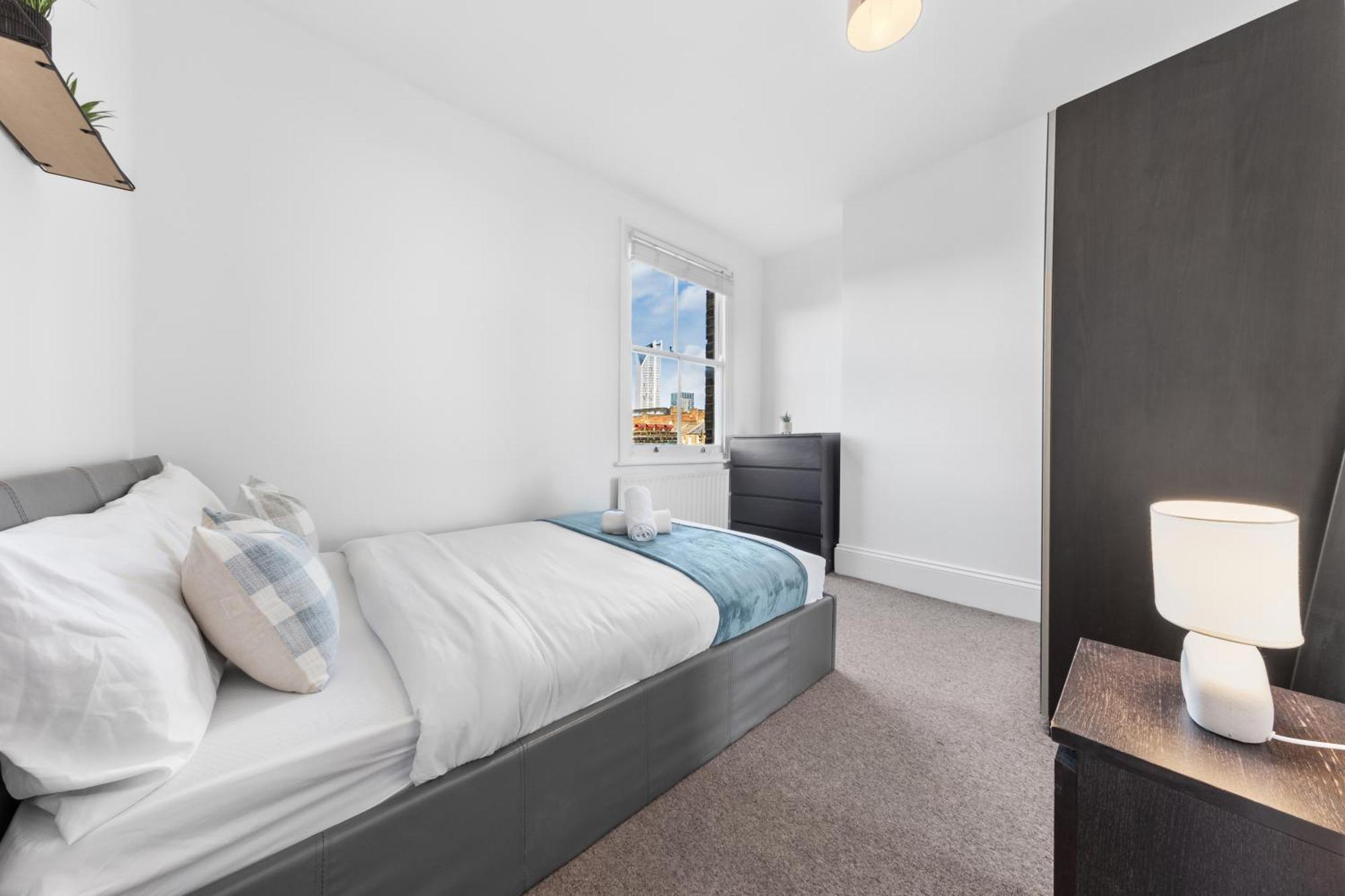 Luxury 4 Bedroom Flat With Stunning Shard View From Terrace In Central London! Next To Station, Sleeps 9 Extérieur photo