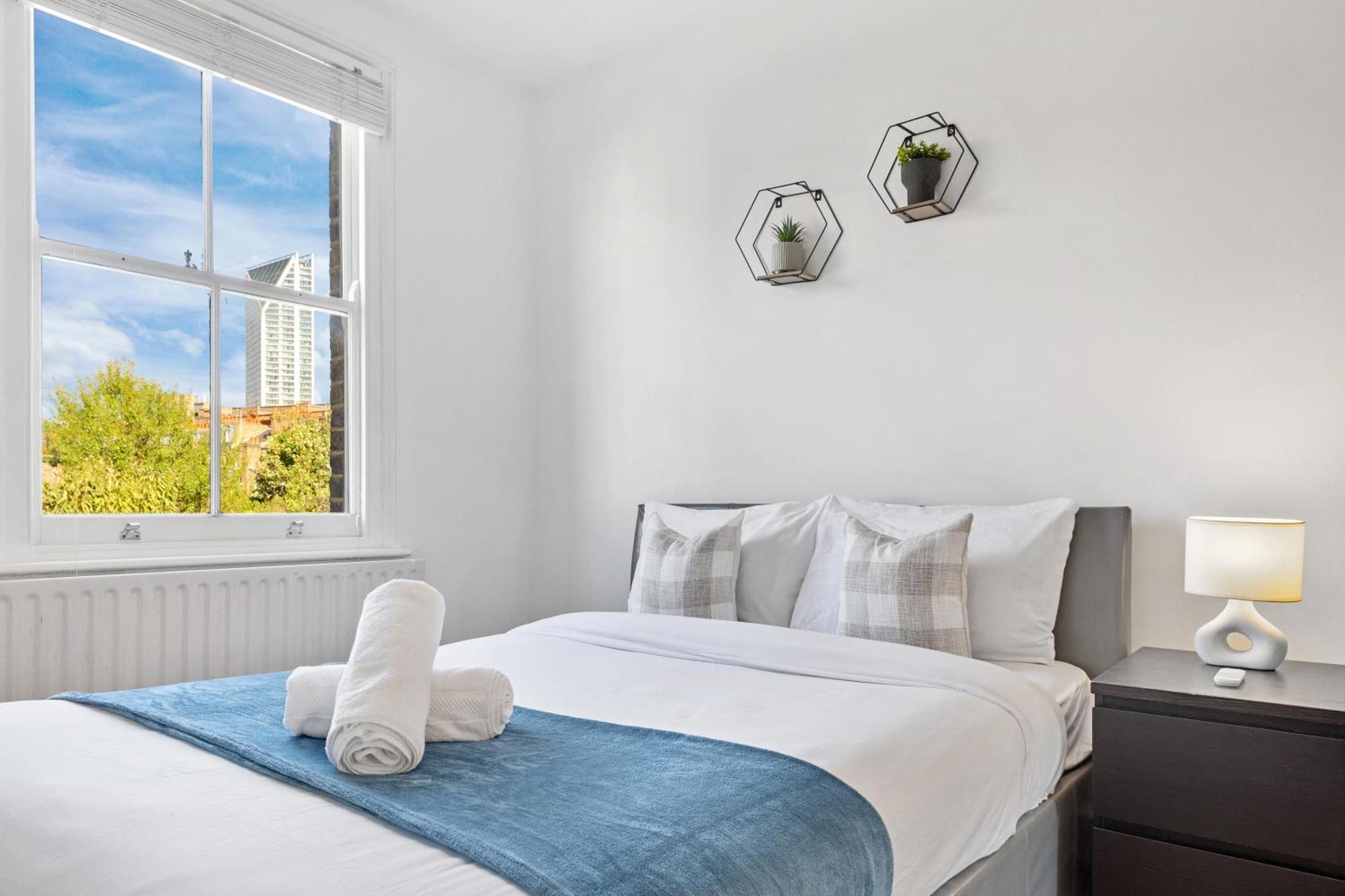 Luxury 4 Bedroom Flat With Stunning Shard View From Terrace In Central London! Next To Station, Sleeps 9 Extérieur photo