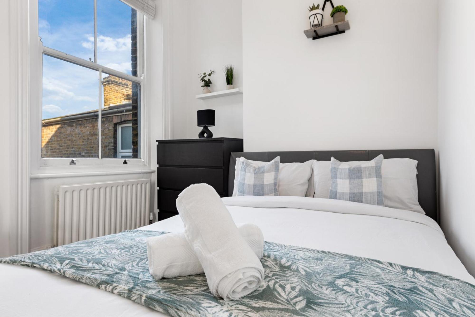 Luxury 4 Bedroom Flat With Stunning Shard View From Terrace In Central London! Next To Station, Sleeps 9 Extérieur photo