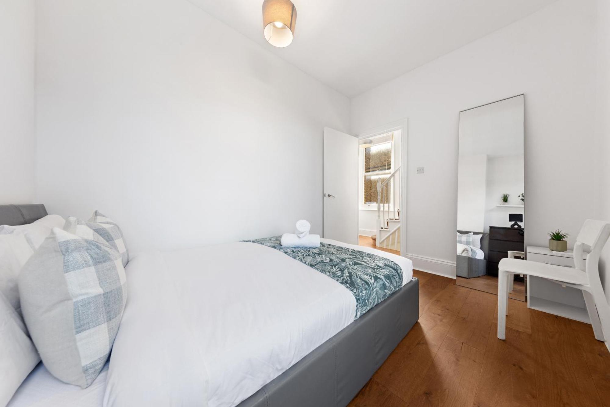 Luxury 4 Bedroom Flat With Stunning Shard View From Terrace In Central London! Next To Station, Sleeps 9 Extérieur photo