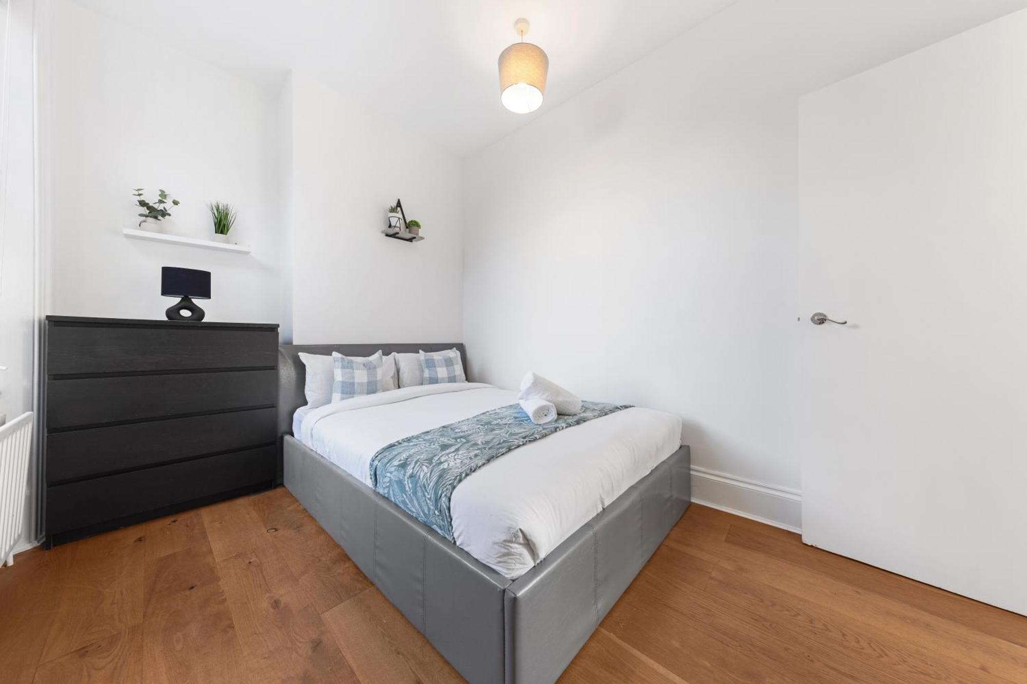 Luxury 4 Bedroom Flat With Stunning Shard View From Terrace In Central London! Next To Station, Sleeps 9 Extérieur photo