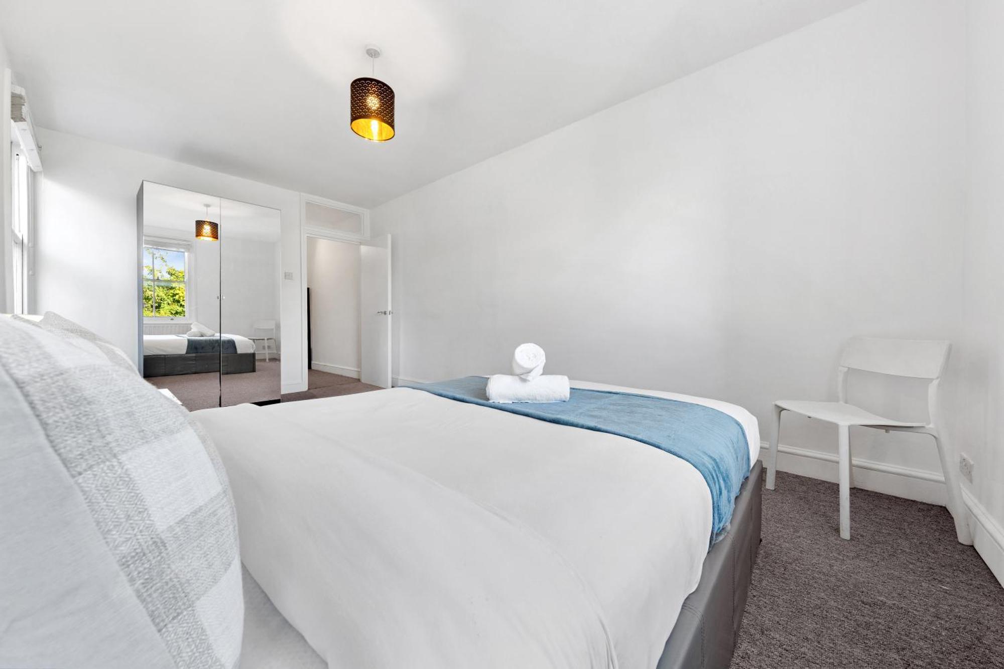 Luxury 4 Bedroom Flat With Stunning Shard View From Terrace In Central London! Next To Station, Sleeps 9 Extérieur photo
