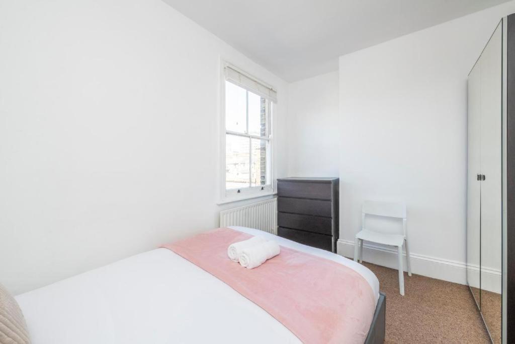 Luxury 4 Bedroom Flat With Stunning Shard View From Terrace In Central London! Next To Station, Sleeps 9 Chambre photo
