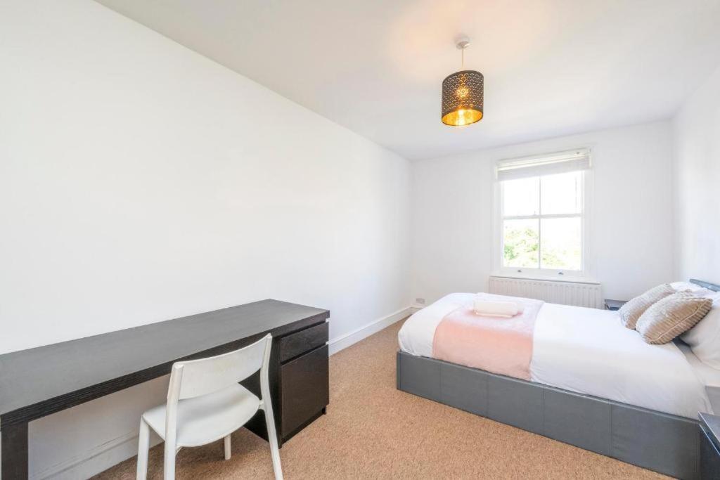 Luxury 4 Bedroom Flat With Stunning Shard View From Terrace In Central London! Next To Station, Sleeps 9 Chambre photo